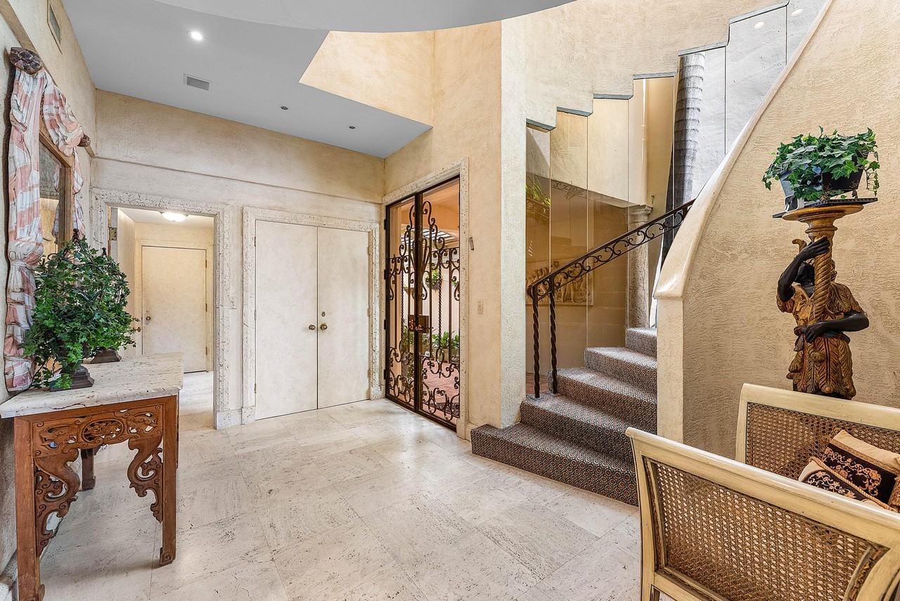 13 Sloans Curve Dr #13 - Photo 5 of 47