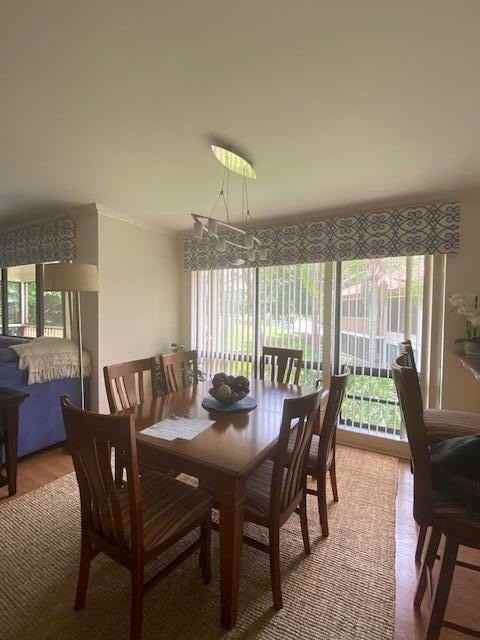 428 Brackenwood Lane South - Photo 4 of 25