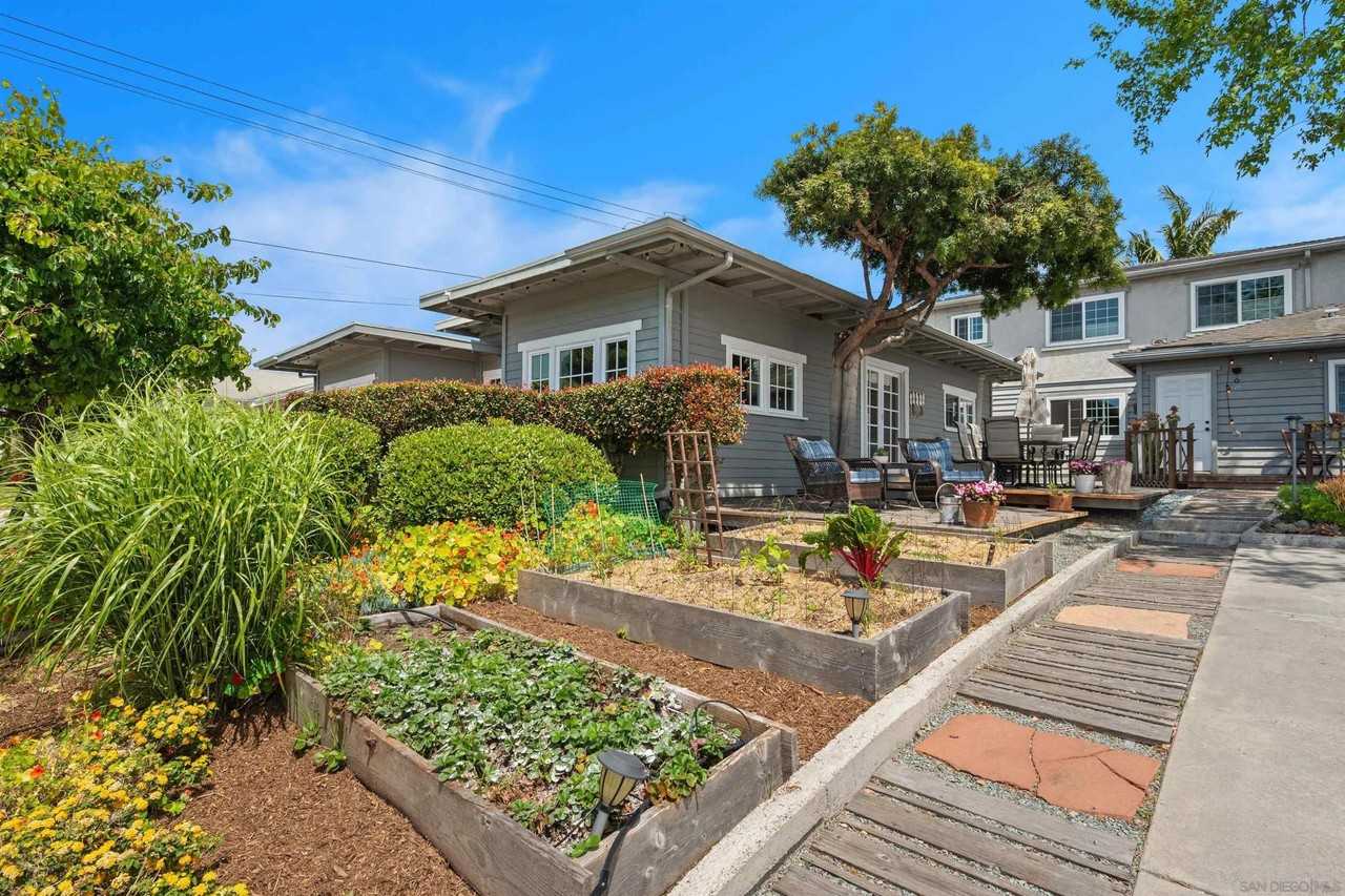 1971 Ebers St - Photo 4 of 42