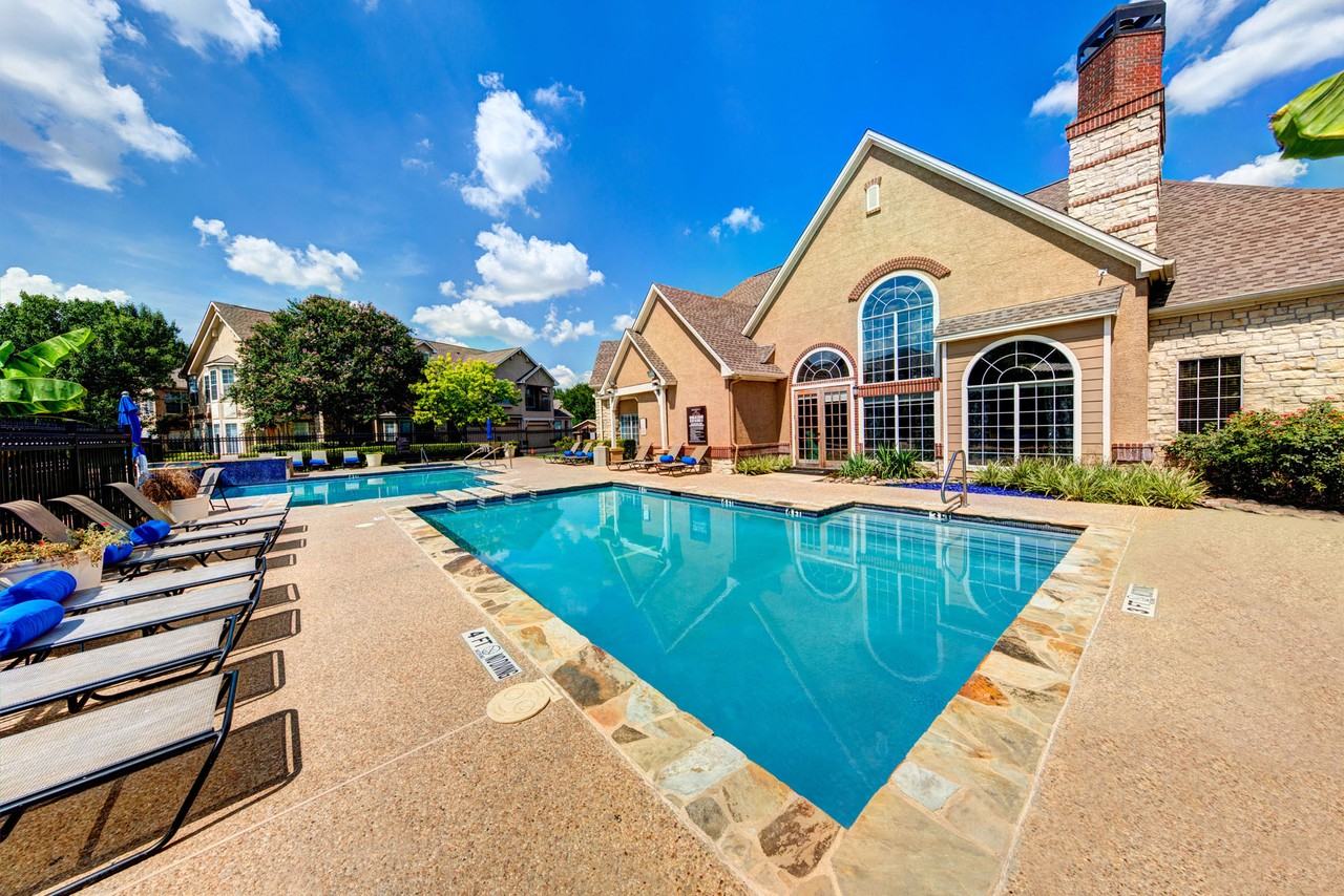 Regency Dell Ranch Apartments - Photo 2 of 30