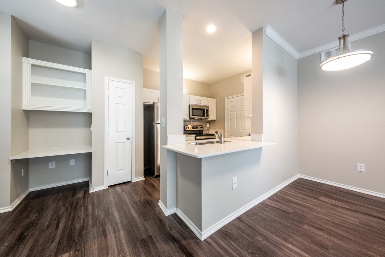 Regency Dell Ranch Apartments - Photo 5 of 40