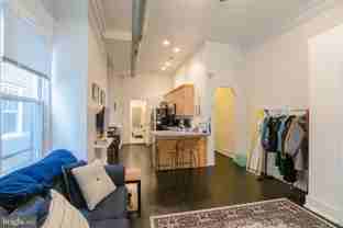 523 Pine St #2R - Photo 1 of 1