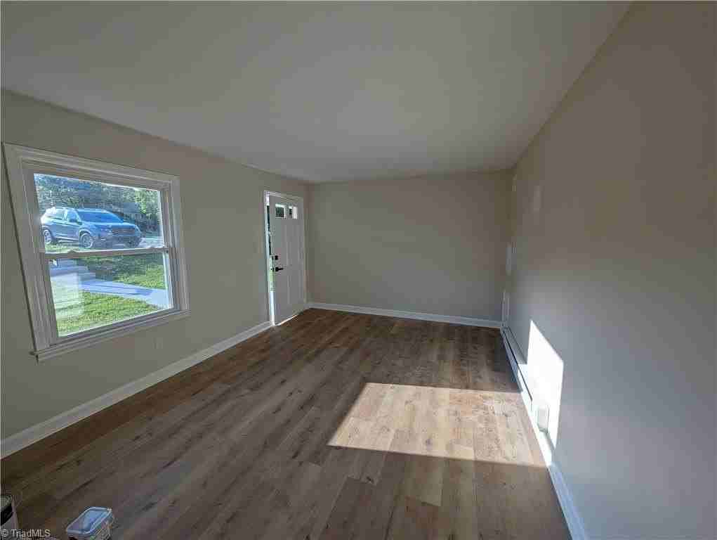 3482 Hartford St - Photo 2 of 9