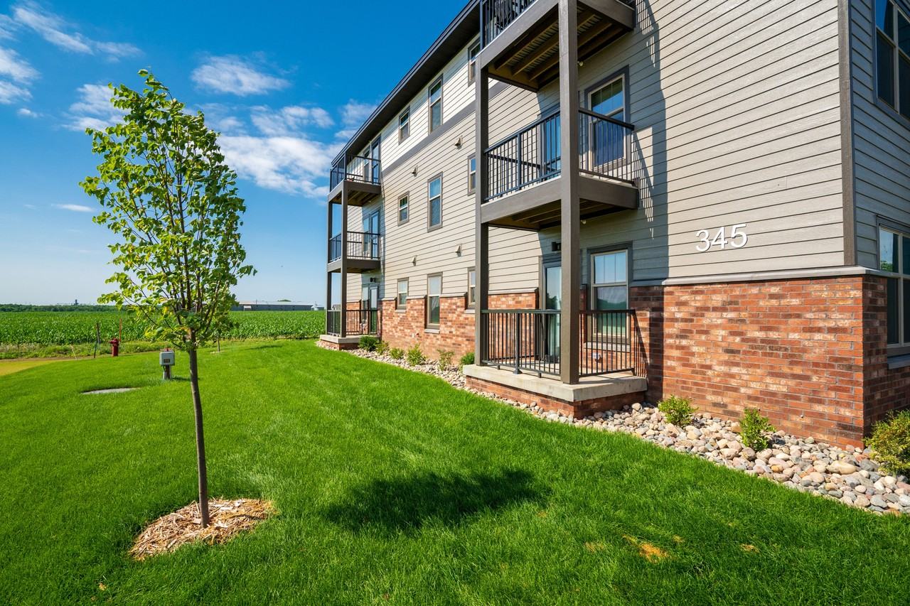 Vista Apartments - Photo 3 of 18