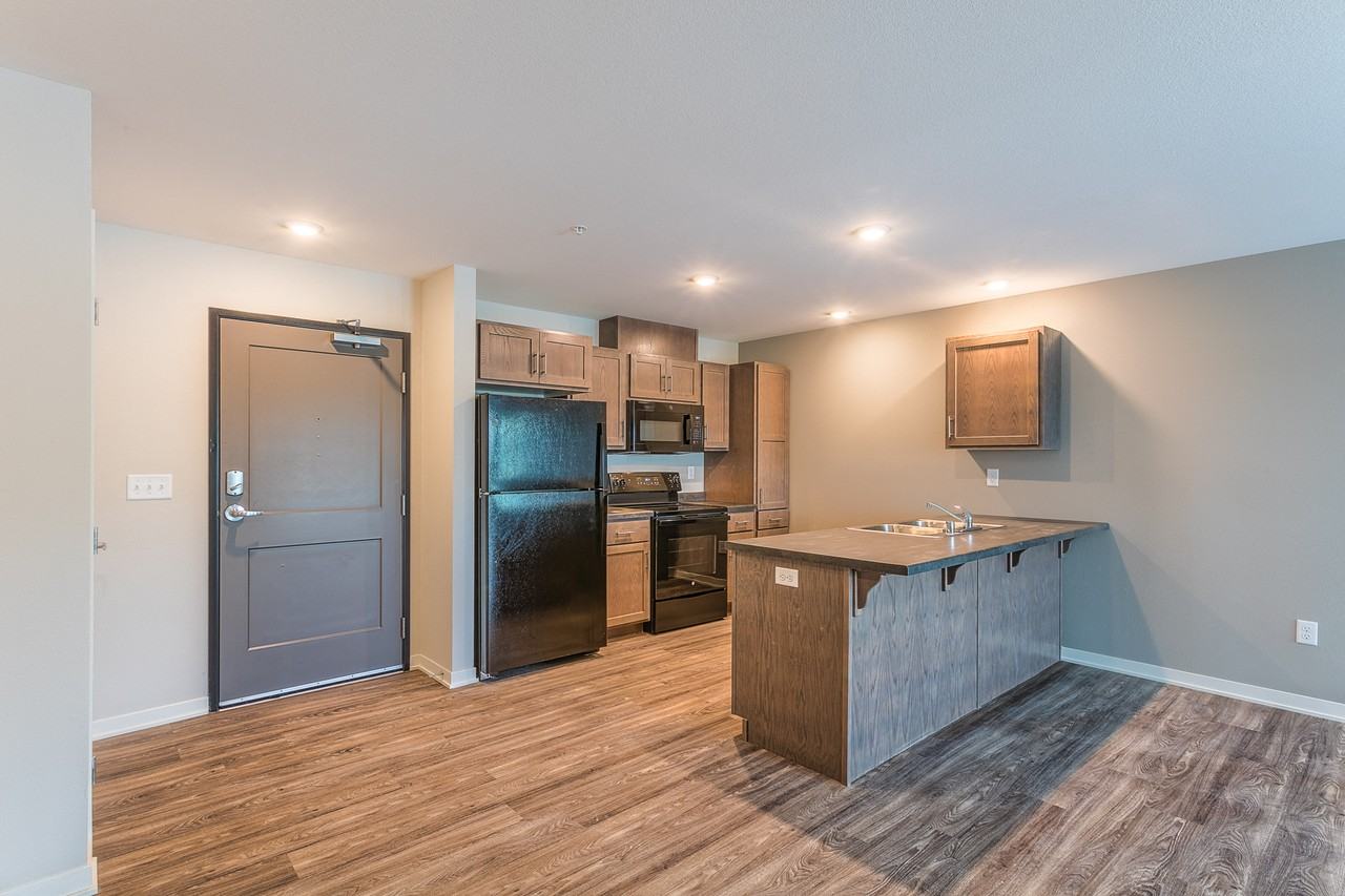 Vista Apartments - Photo 5 of 18