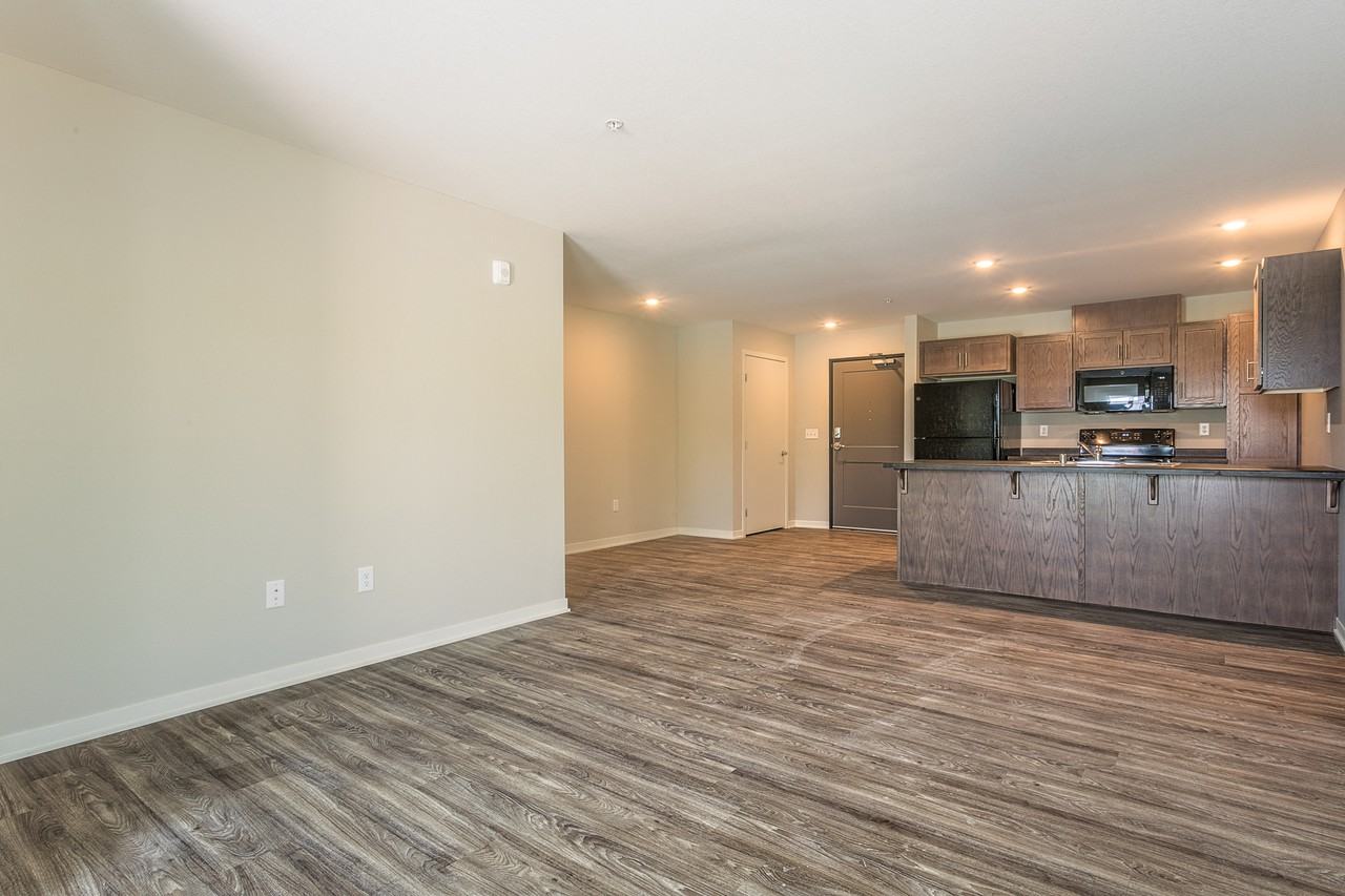 Vista Apartments - Photo 6 of 18