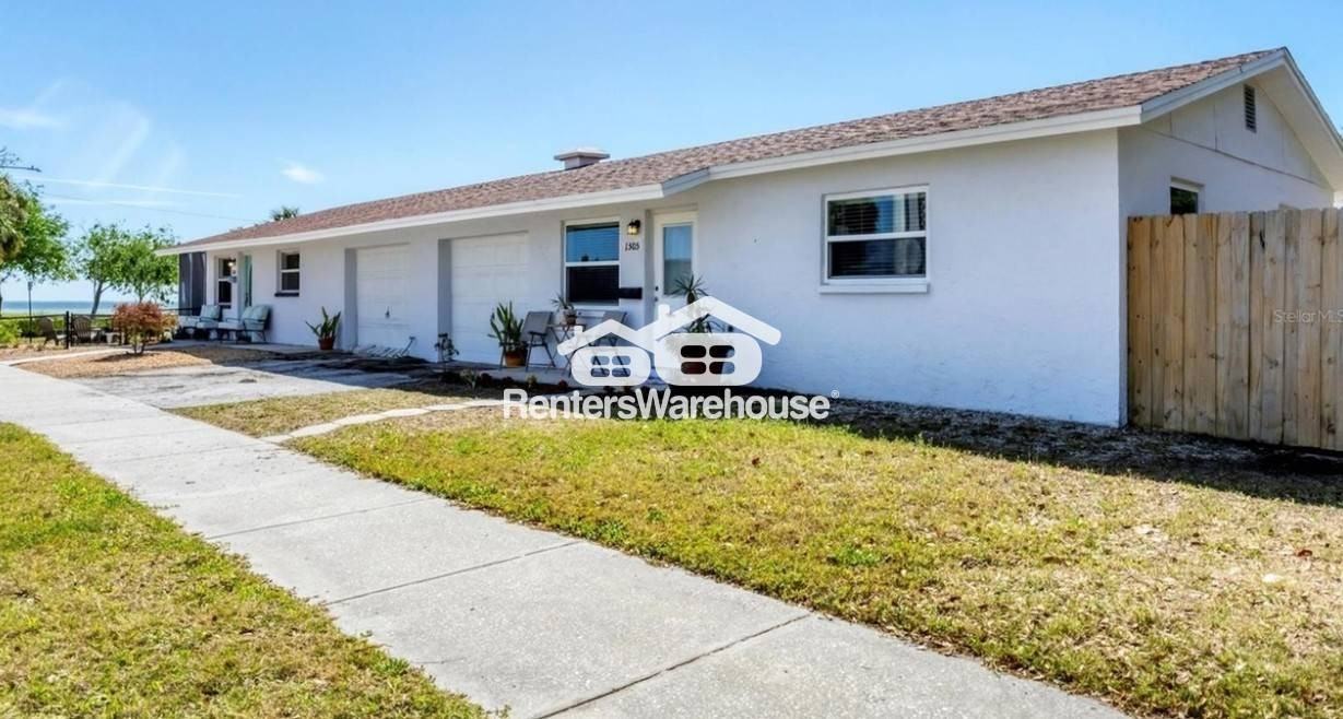 1505 Beach Dr Se - Photo 2 of 22