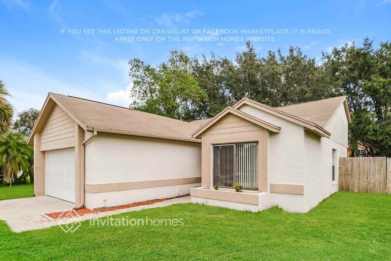 1024 Burnett St - Photo 3 of 17
