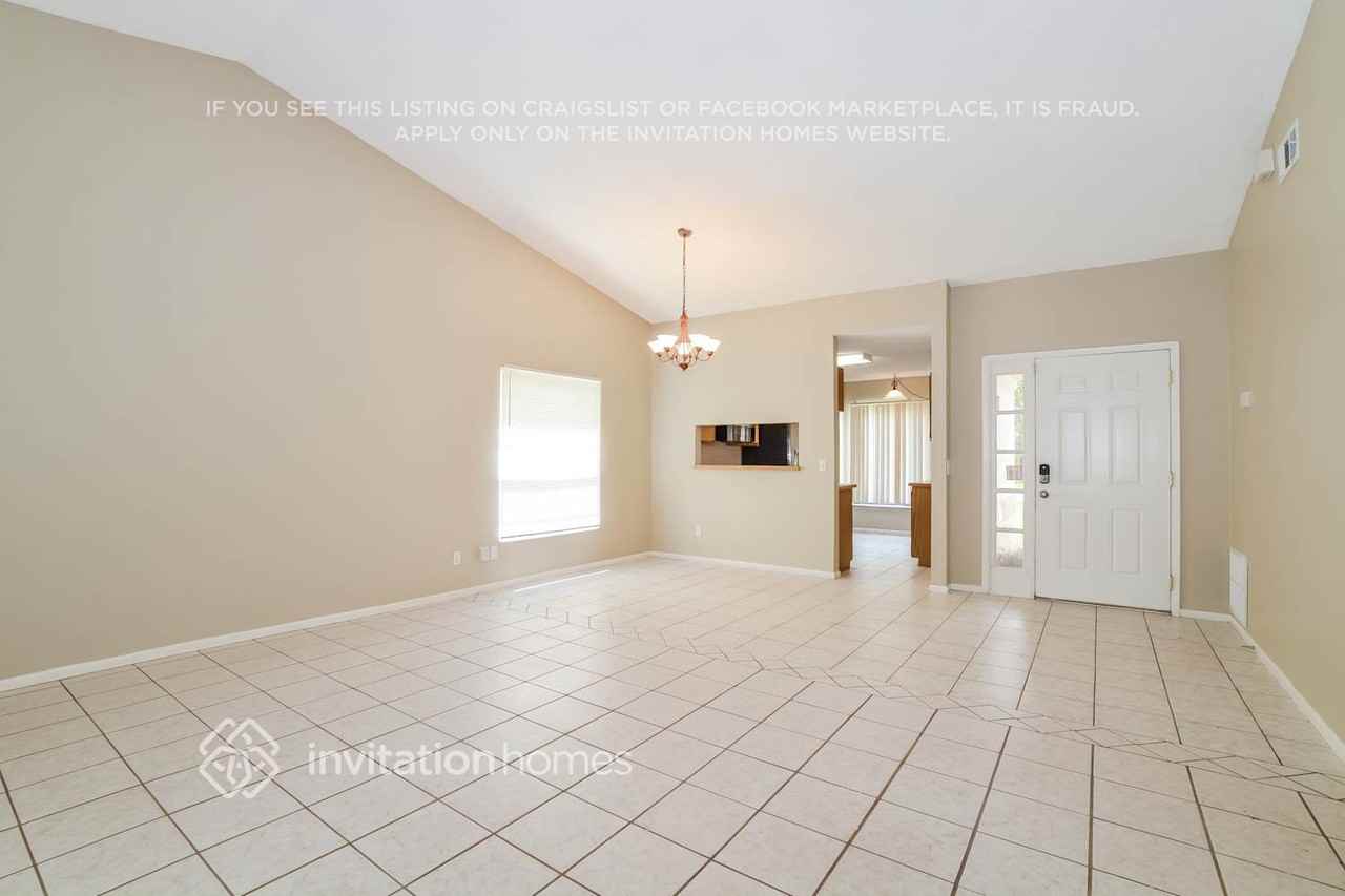 1024 Burnett St - Photo 4 of 17