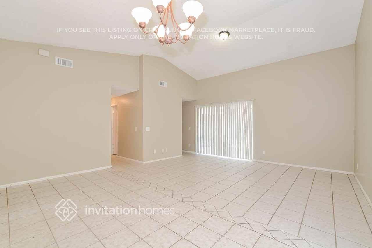 1024 Burnett St - Photo 5 of 17