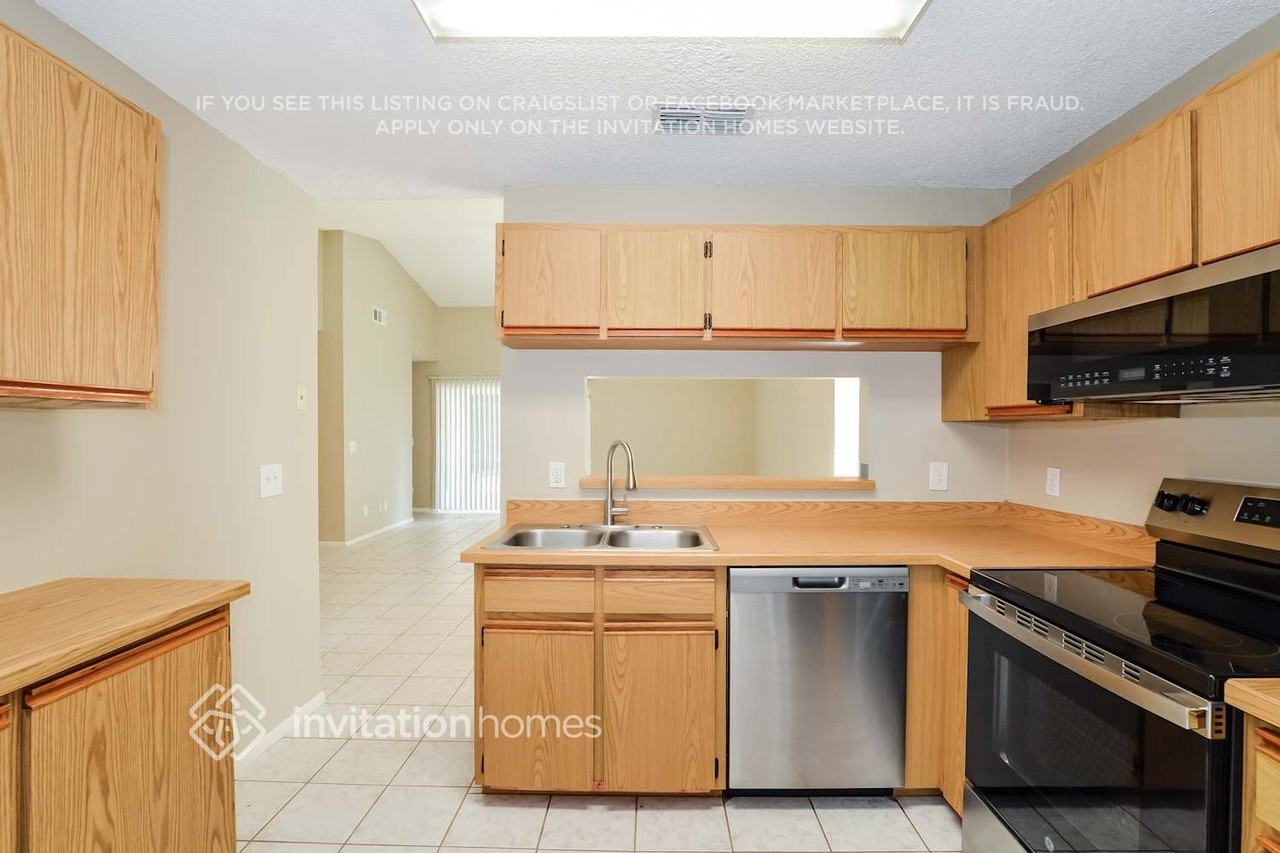 1024 Burnett St - Photo 6 of 17