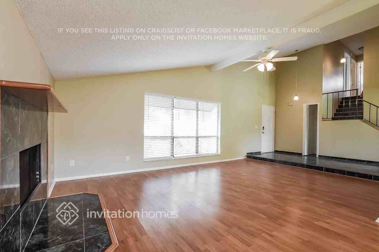 4005 Stonehaven Rd - Photo 4 of 18