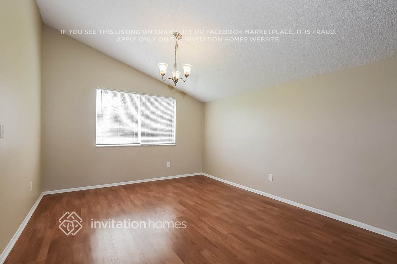 4005 Stonehaven Rd - Photo 5 of 18