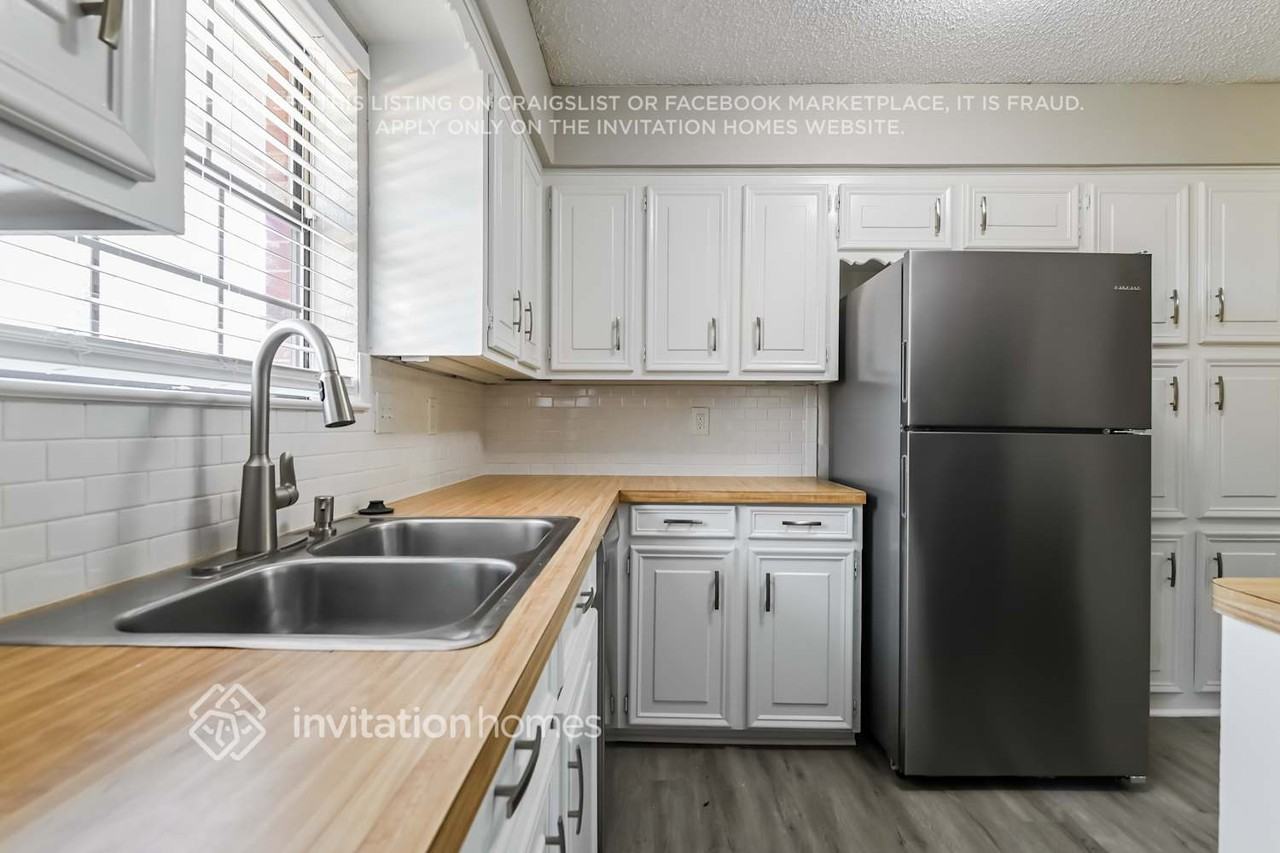 203 Briar Creek Dr - Photo 4 of 16