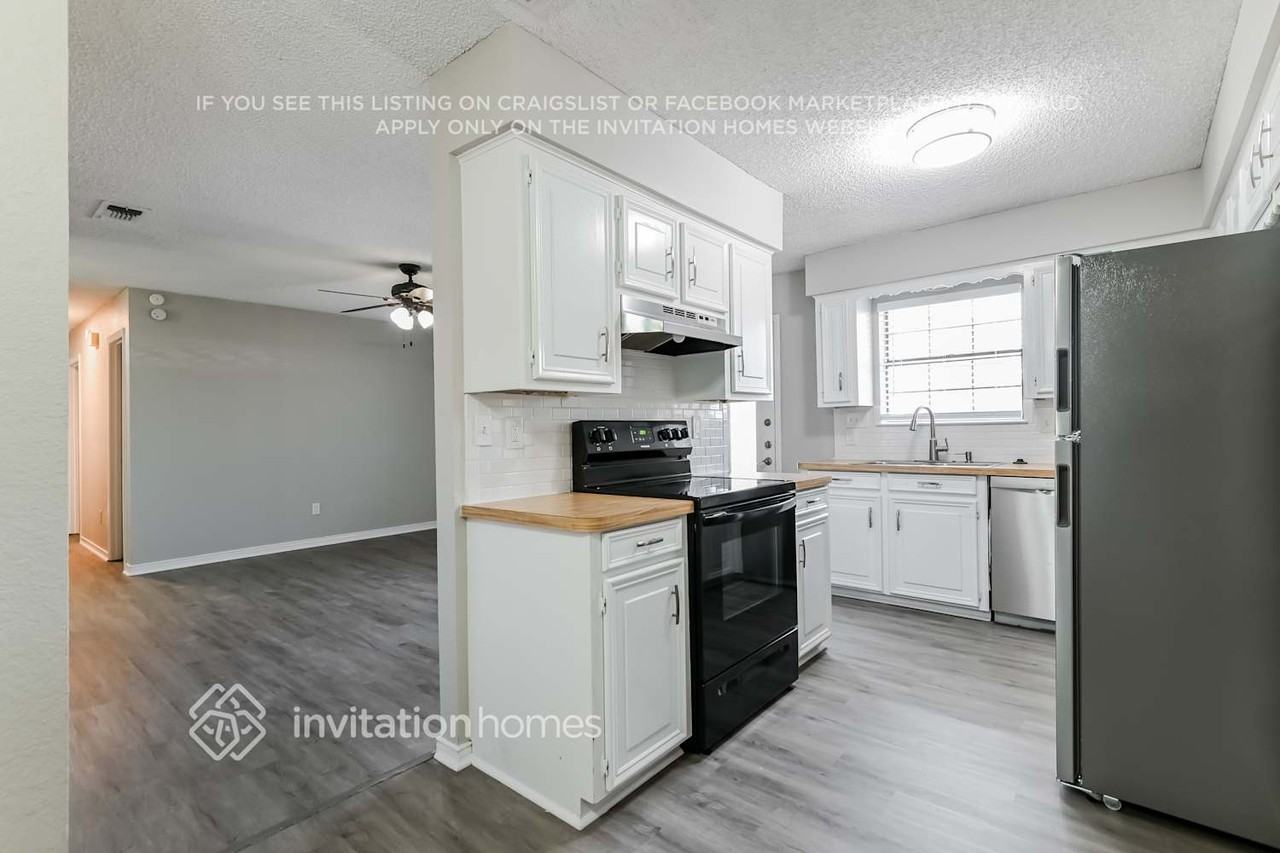 203 Briar Creek Dr - Photo 5 of 16