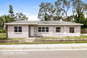 featured image of 712 S Highland Ave