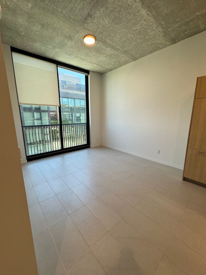 112 Northwest 31st Street #A2 - Photo 7 of 26