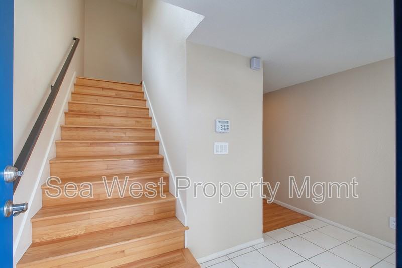 846 S Cedros Ave - Photo 3 of 23