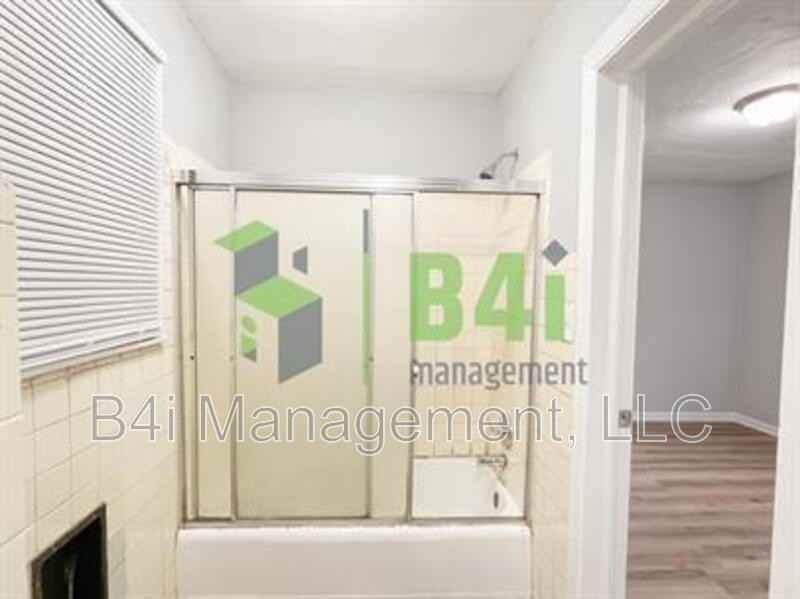 355 Liberty Ave - Photo 4 of 18