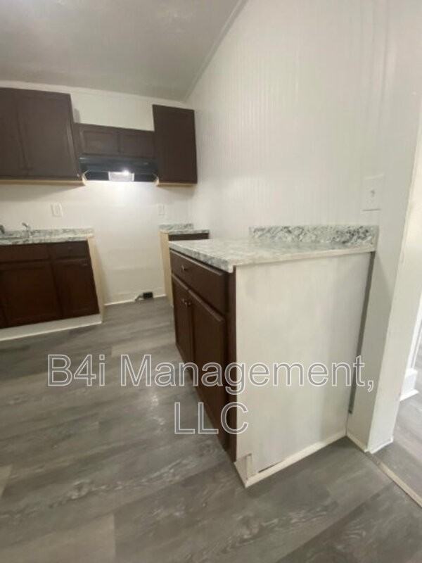 511 Alford St - Photo 4 of 15