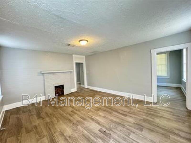 1111 Henry Ave - Photo 3 of 9