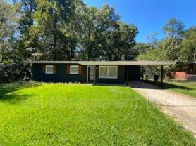 255 Robert E Lee Dr - Photo 1 of 1