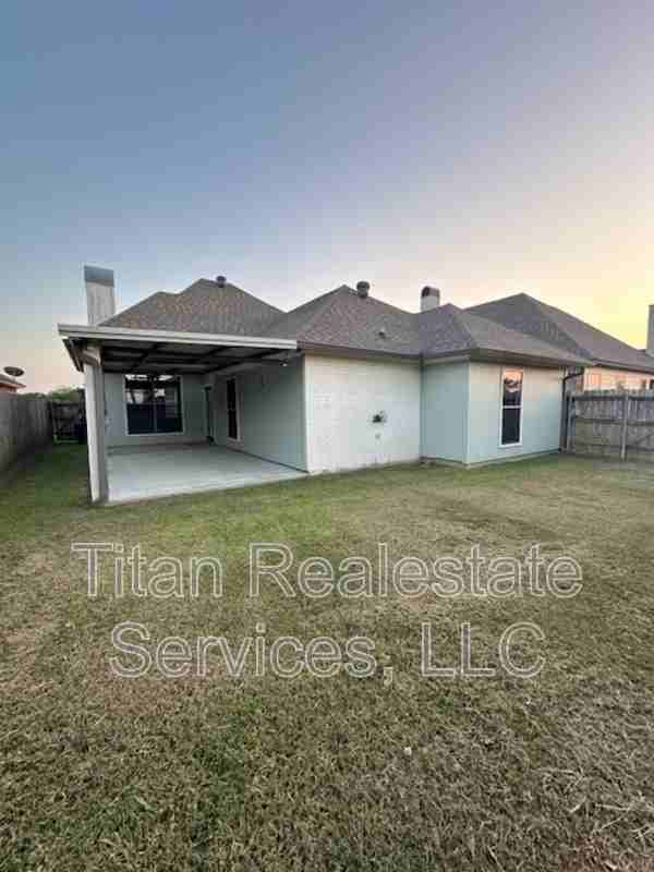 204 Braxton Dr - Photo 3 of 12