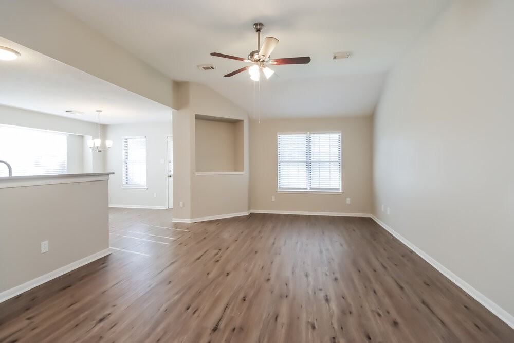 906 Wisdom Dr - Photo 3 of 16