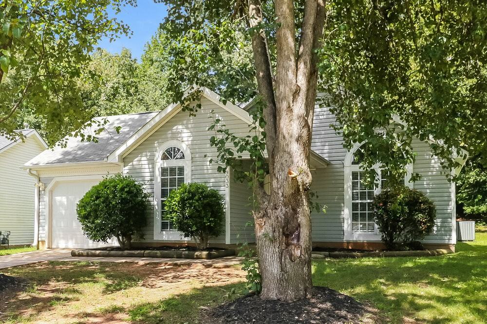 9033 Shenington Pl - Photo 3 of 16