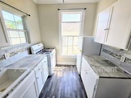 featured image of 320 N Barcelona St #7