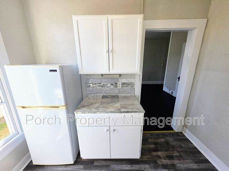 320 N Barcelona St #7 - Photo 3 of 15