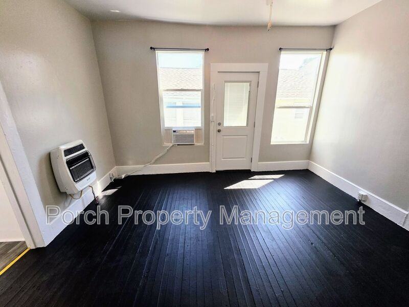 320 N Barcelona St #7 - Photo 6 of 15