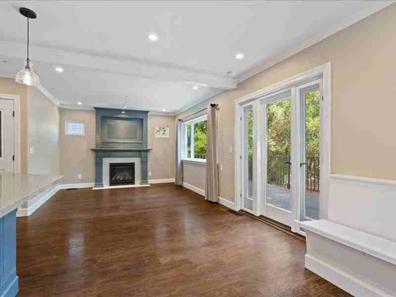 910 Villa Chantecleer Rd - Photo 6 of 32