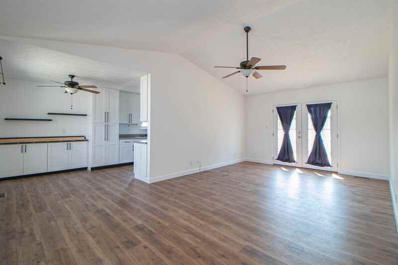 107 Sidney Ct - Photo 2 of 27