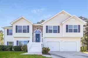 featured image of 214 Oakleigh Ln