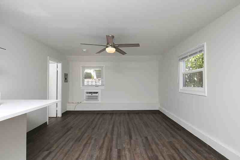 10002 1/2 Pinewood Ave - Photo 3 of 10