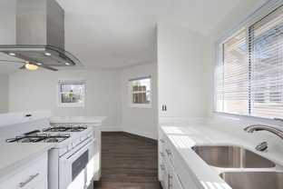 10002 1/2 Pinewood Ave - Photo 1 of 1