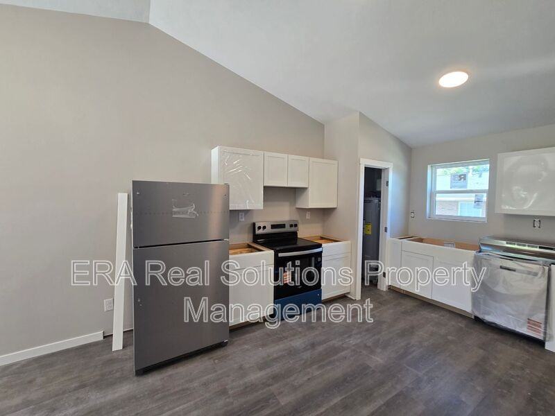 306 Grant Street - Photo 3 of 21