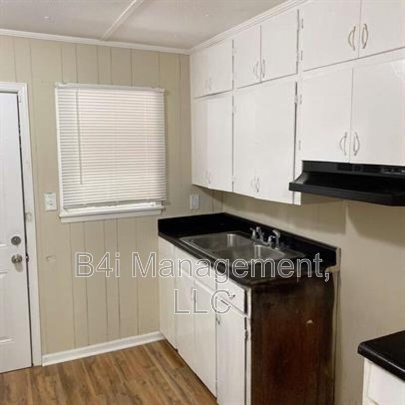 110 Scott Hill St Se Apt A - Photo 6 of 9