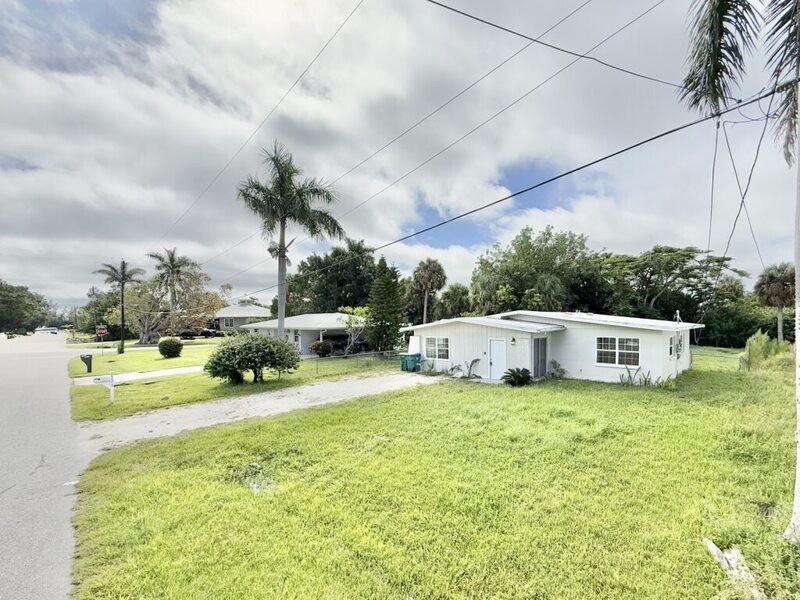 2125 Mark Ave - Photo 4 of 50