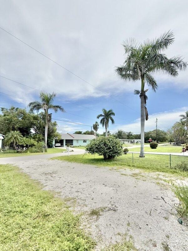 2125 Mark Ave - Photo 5 of 50