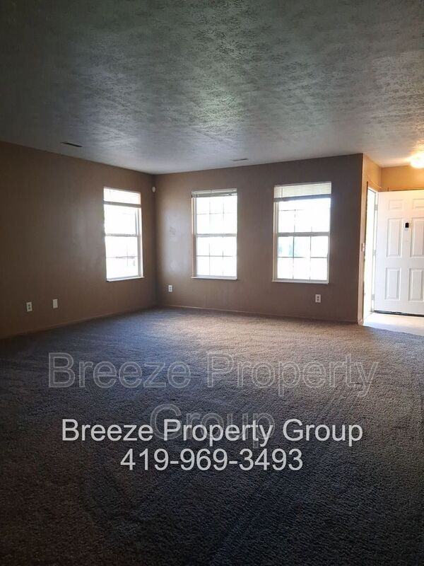 2975 Megan Cir - Photo 3 of 12