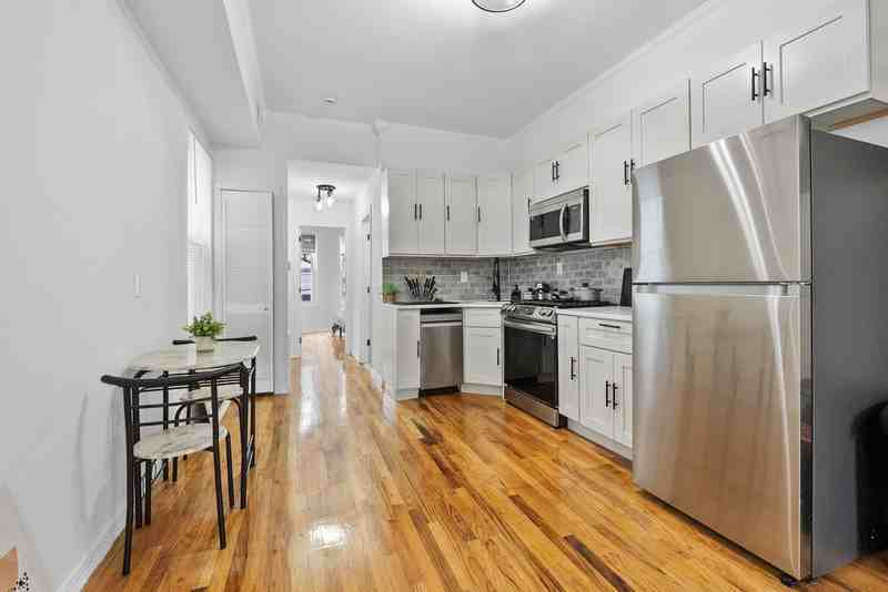 119 Clendenny Ave #2R - Photo 2 of 10