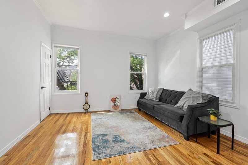 119 Clendenny Ave #2R - Photo 5 of 10