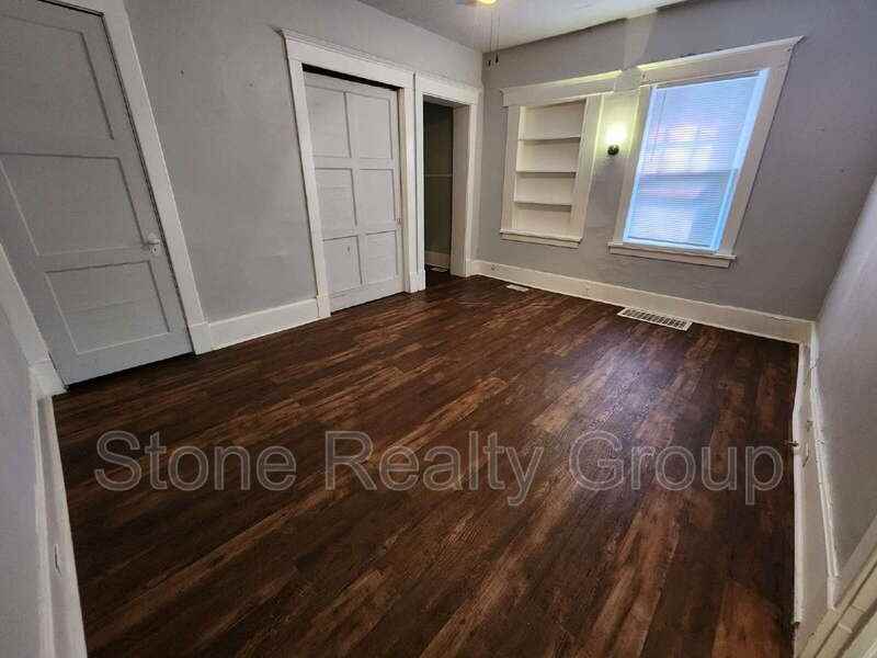424 S 4th St - Photo 3 of 7
