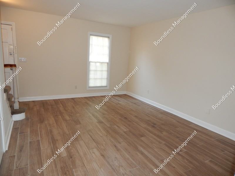 3081 Colonial Way #B - Photo 2 of 15