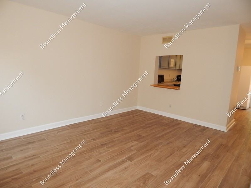 3081 Colonial Way #B - Photo 3 of 15