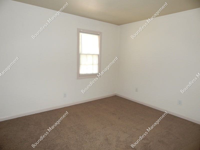 3081 Colonial Way #B - Photo 7 of 15