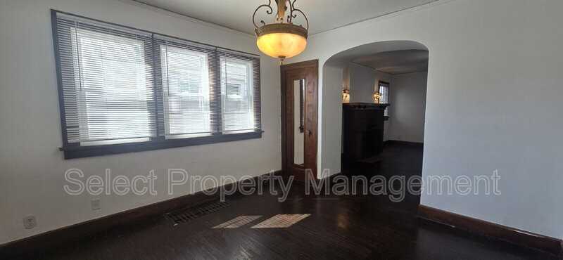 4111 S Calhoun St - Photo 7 of 21