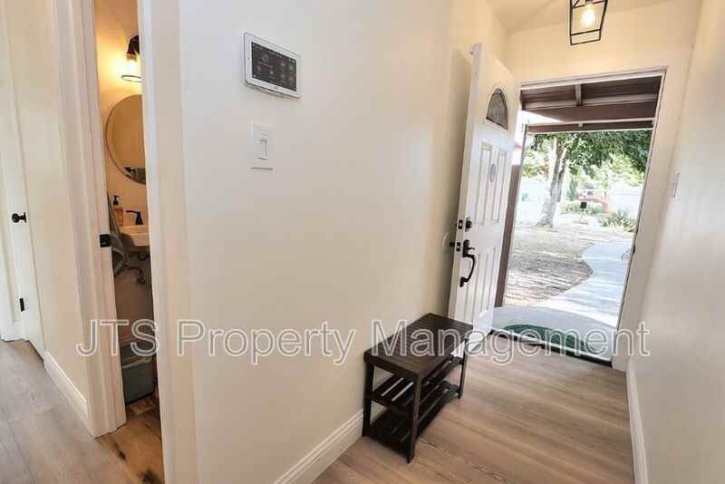 6906 Pin Oak Ct - Photo 6 of 28